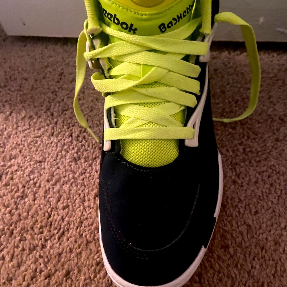 Reebok Pumps neon green/dark navy blue sneakers